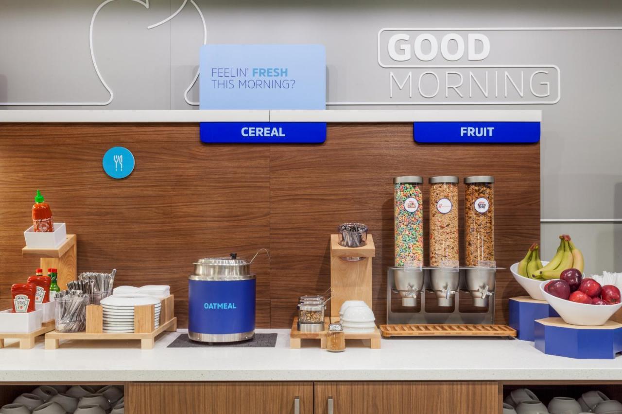 Holiday Inn Express Tallahassee-University Central By Ihg Eksteriør billede
