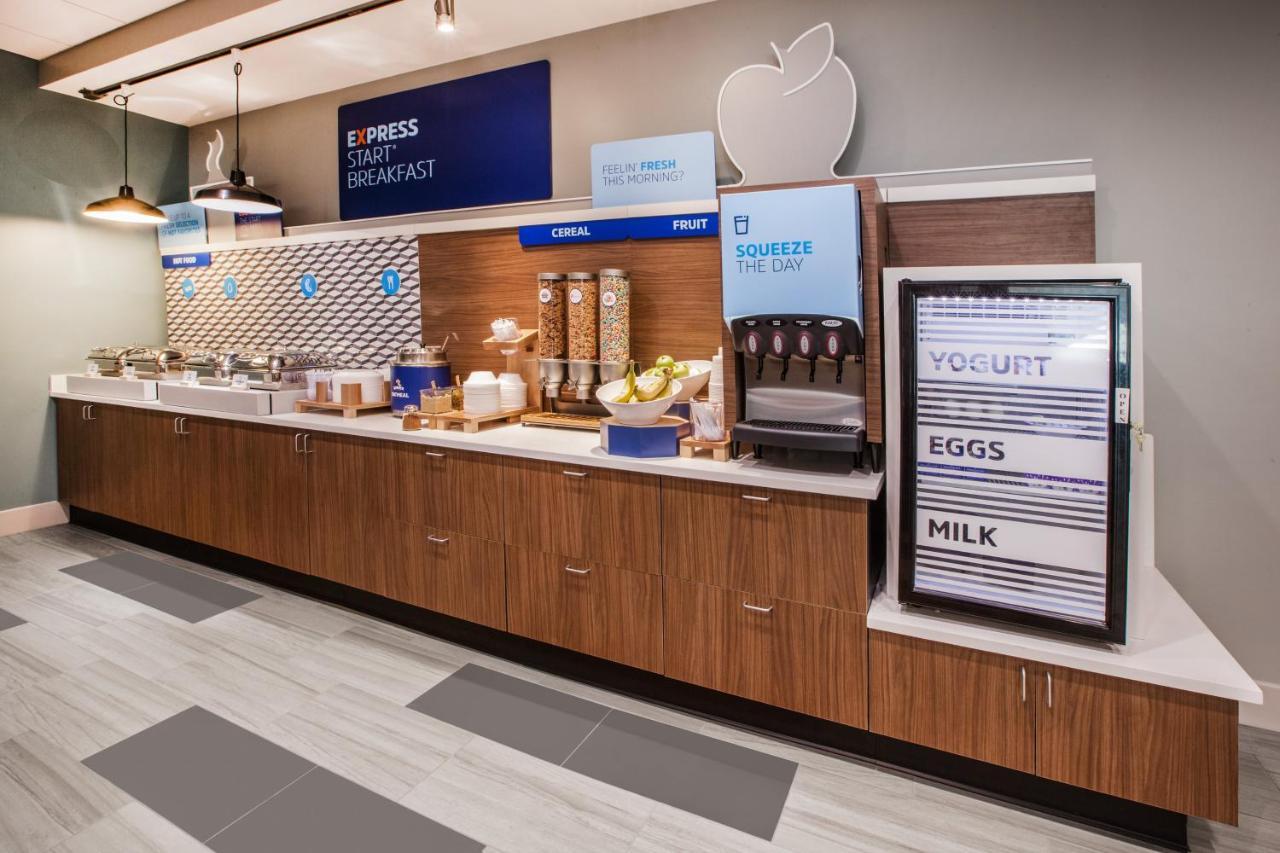 Holiday Inn Express Tallahassee-University Central By Ihg Eksteriør billede