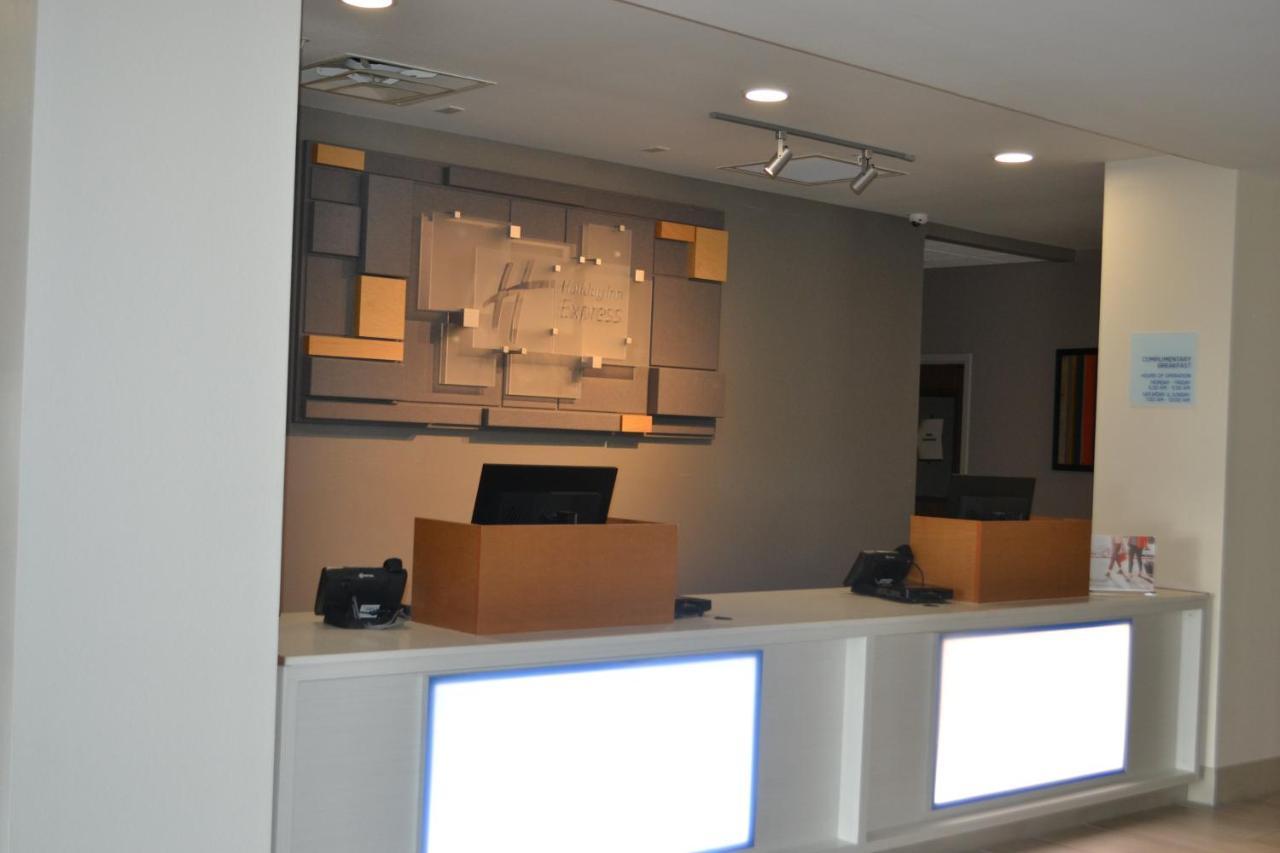 Holiday Inn Express Tallahassee-University Central By Ihg Eksteriør billede