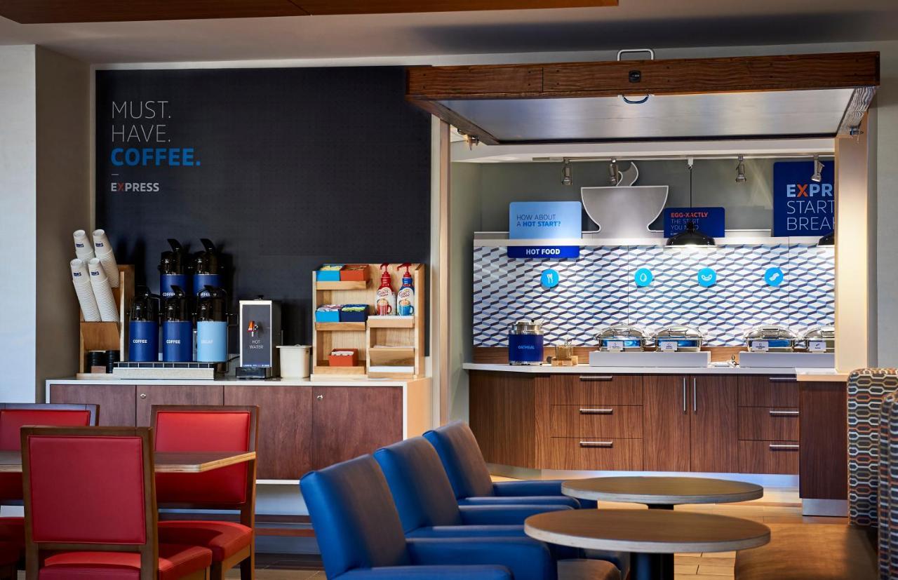Holiday Inn Express Tallahassee-University Central By Ihg Eksteriør billede